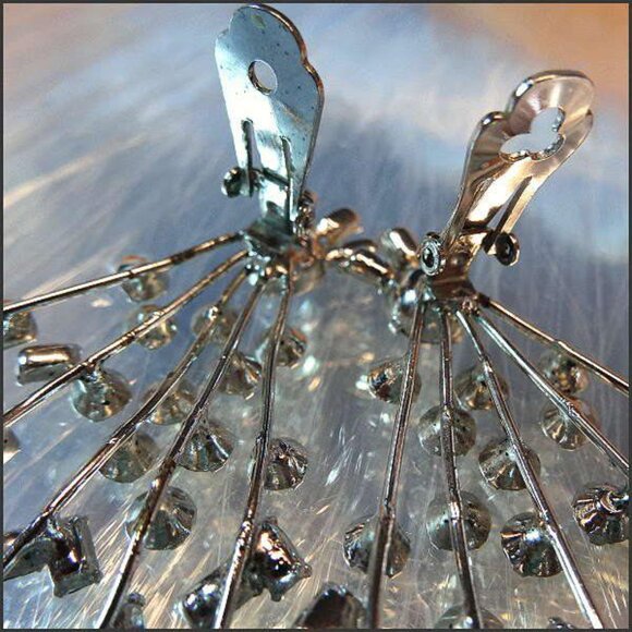 1940s Art Deco Crystal Fireworks Vintage Clip Earrings - Picture 5 of 5